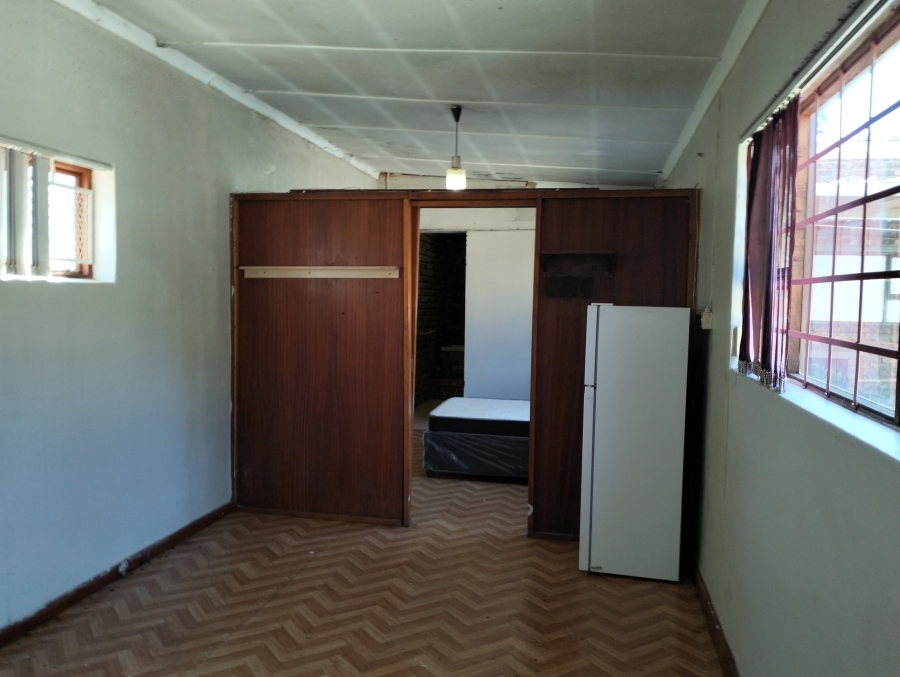 To Let 4 Bedroom Property for Rent in Hankey Eastern Cape